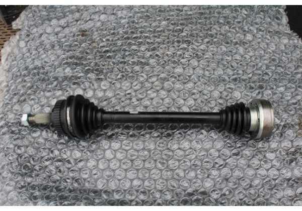 Полуось, приводний вал RENAULT LAGUNA I АКПП,права, 7700858997 , 7701352139